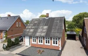 3 Bedroom Cozy Home In Rudkøbing - Spodsbjerg