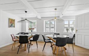 Six-Bedroom Holiday Home In Haderslev