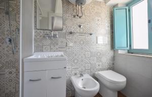 1 Bedroom Cozy Apartment In Longobardi