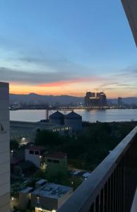 Luxurious Deluxe Apartment - EhubStay Mactan Cebu - Saekyung Condo Looc