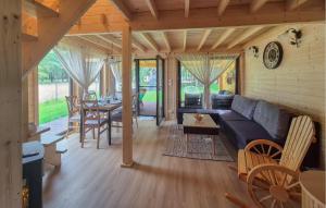 Cozy Home In Nowe Warpno With Sauna