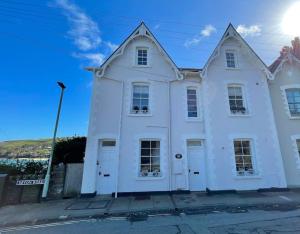 Salcombe - 2 bedroom flat, fantastic harbour views