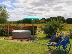 Maisons de vacances Le clos Taquois - gite 6 pers piscine et jacuzzi : photos des chambres