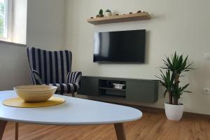 Forrest Road Residence