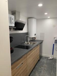 Appartements appart studio RDC de maison avec exterieur proche Reims : photos des chambres