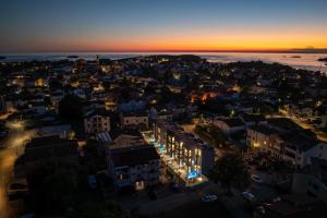 Casa Panos by Briskva