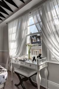 Beautiful & Luxurious 3 bed home, with amazing terrace