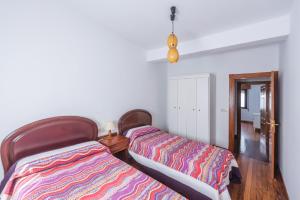 Luminoso apartamento reformado en villa termal