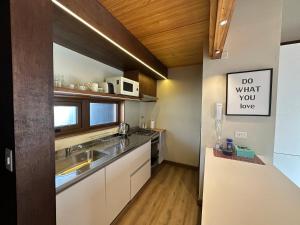 Monoambiente de diseño único, muy cálido y bien ubicado. 18V2