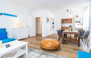 3 Bedroom Gorgeous Apartment In Stinjan 