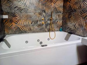 Habitación Doble Deluxe con bañera de hidromasaje - 1 o 2 camas
