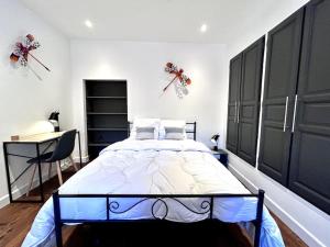 Appartements Le Puyravault - Studio situe en plein centre-ville & proche des thermes : photos des chambres