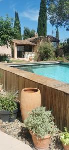 Studio de charme en Provence, piscine et jacuzzi partagés