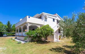 Beautiful Apartment In Pinezici