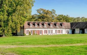 Amazing Home In Ligny Le Ribault