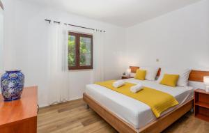 Stunning Apartment In Njivice With Wifi