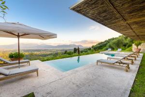 Villa Sunset, Luxury Farmhouse with Infinity Pool