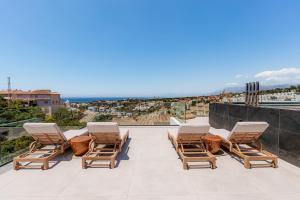 Villa Vida - Luxury Panorama Seaview Penthouse in Organic-Boho Design with Pool, Gym, Spa