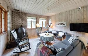 Nice Home In Annerstad With Wifi