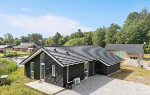 2 Bedroom Stunning Home In Ebeltoft