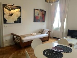 One-Bedroom Apartment Top 16 room in Kunsthaus Apartments