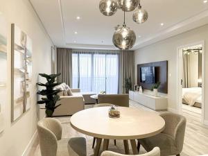 Elegantly Renovated 1BR Apartment at 5 Star Resort