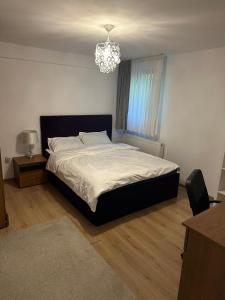 10 minute walking to Untold