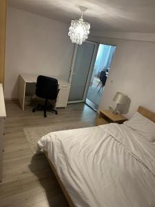 10 minute walking to Untold