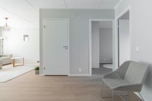 3 Makuuhuonetta, Sauna