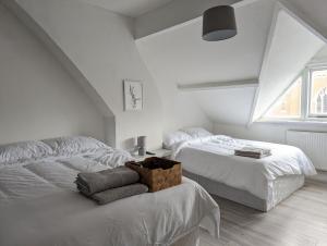 Beautiful 4 Bedroom Apartment - Sleeps 12 people