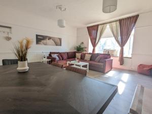 Beautiful 4 Bedroom Apartment - Sleeps 12 people