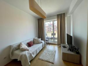 YamaLuxe Apartments - Between The Lakes - close to Iulius Mall