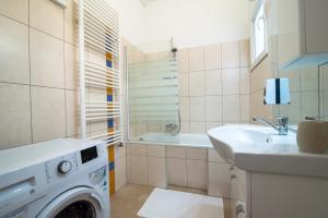 Light design apartment close to City park&Bath