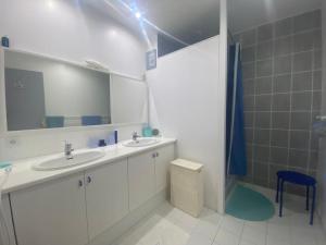 Maisons de vacances Villa Brise Lame - Acces direct plage : photos des chambres