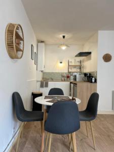 Appartements Les Carmelites : central a 5 min a pied de la Gare : photos des chambres