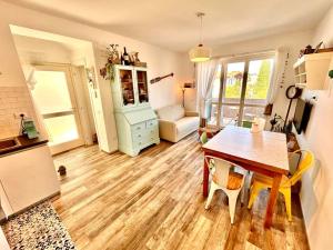 Malù apartment, wifi, private parking and garden in centre