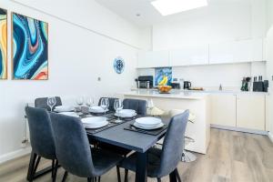 The Penthouse, 48 Zinc