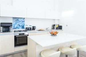 The Penthouse, 48 Zinc