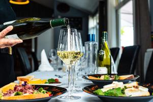 Hotels Logis Hotel - Le Relais du Parisis : photos des chambres