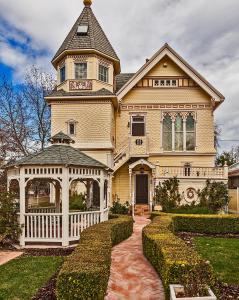Victorian Mansion Bed and Breakfast Inn