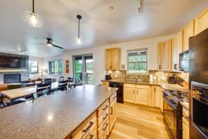 Four-Season Winter Park Condo with Pool Access!