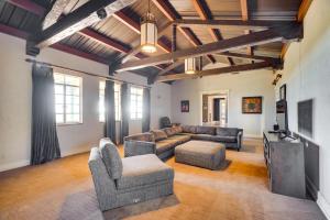 Secluded Ranch with Courtyard about 4 Mi to Odessa!