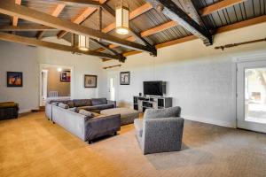 Secluded Ranch with Courtyard about 4 Mi to Odessa!