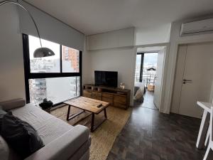 RentUp - Moderno con piscina y balcon en Cañitas & Campo Argentino de Polo