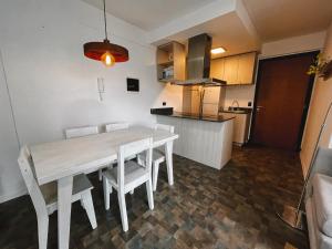 RentUp - Moderno con piscina y balcon en Cañitas & Campo Argentino de Polo