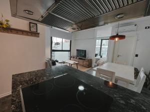 RentUp - Moderno con piscina y balcon en Cañitas & Campo Argentino de Polo