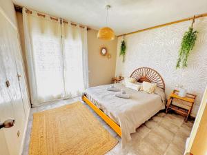 Beach house with private swimming pool5 min walk to the beach