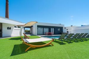 Villa Tropical with jacuzzi and private swimming pool