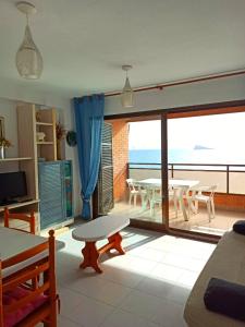 1º Línea Poniente Beach