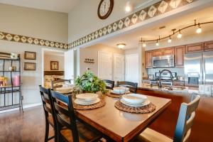 2 Mi to Silver Dollar City Lakefront Branson Gem!